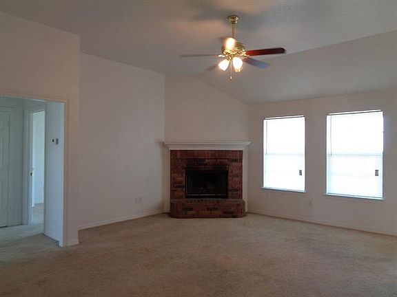 3rd image of 228 Country Meadows Dr