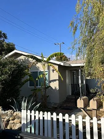 1 bed, 485 sqft, $2,300 — Photo 3
