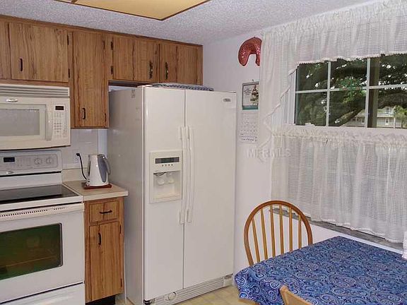 3rd image of 820 Patricia Ave APT 202