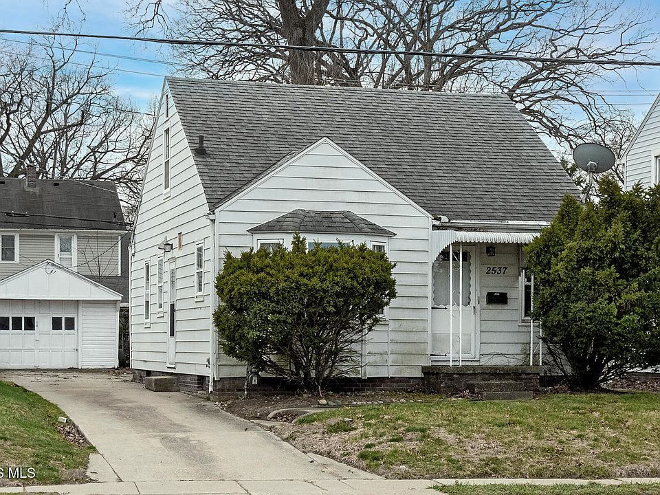 1st image of 2537 W Sylvania Ave