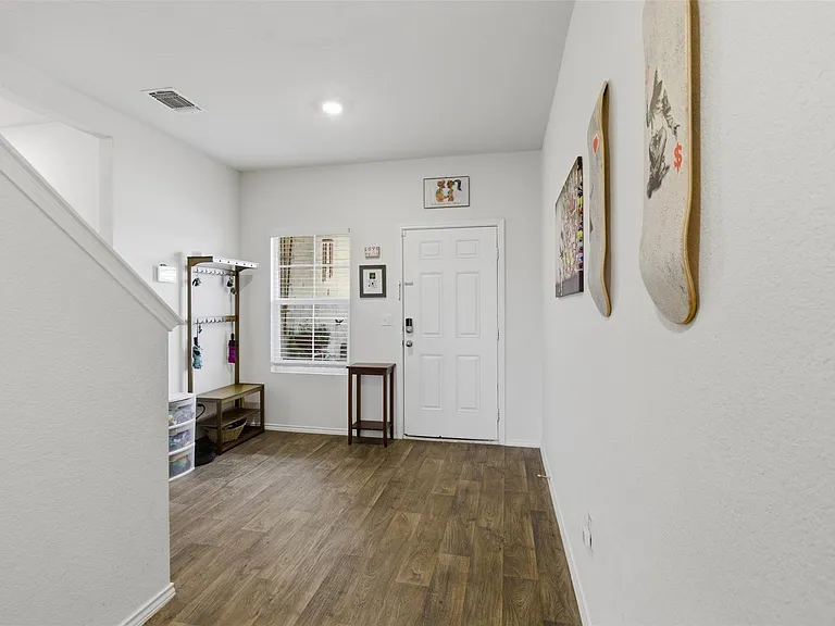 19017 Romano Dr — Photo 4
