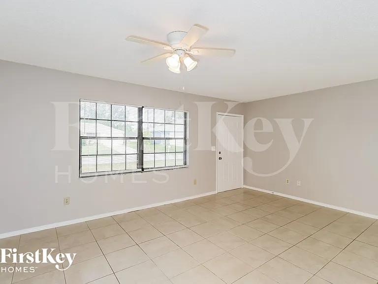 814 Yacolt Rd SE — Photo 4