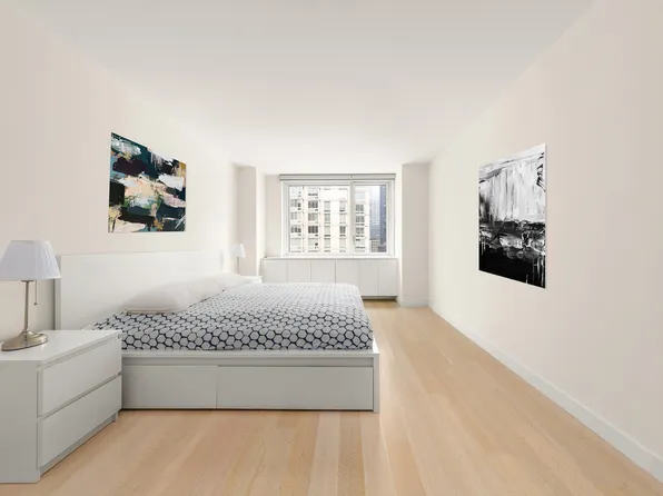 301 West 53rd Street image 4 of 7