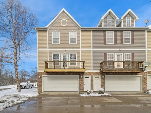 6330 Little Leaf Ln, Pleasant Hill, IA 50327