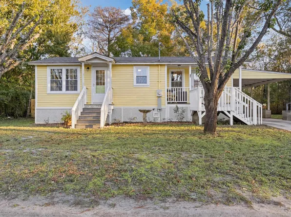 1073 Waccamaw Dr., Conway, SC 29526