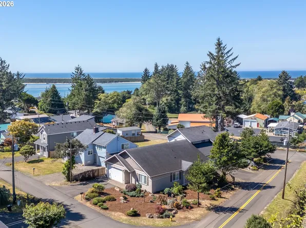 2020 Bayview Ave W, Tillamook, OR 97141