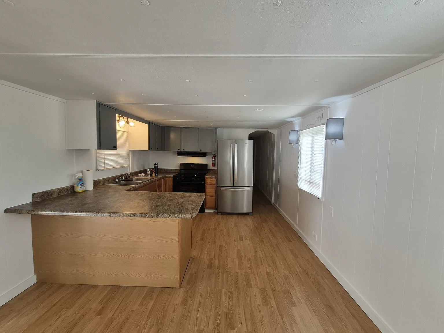 renovated mobile home — Photo 2