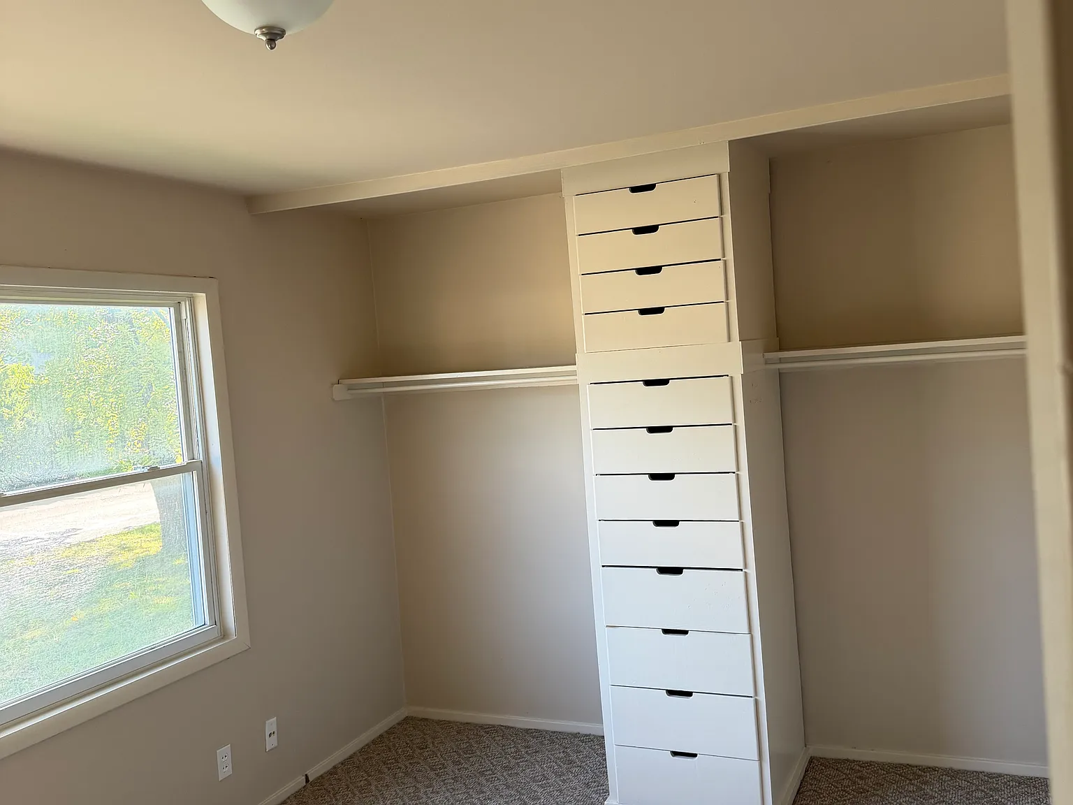 3 bed, 1.5 bath, 2328 sqft, $1,800 — Photo 3