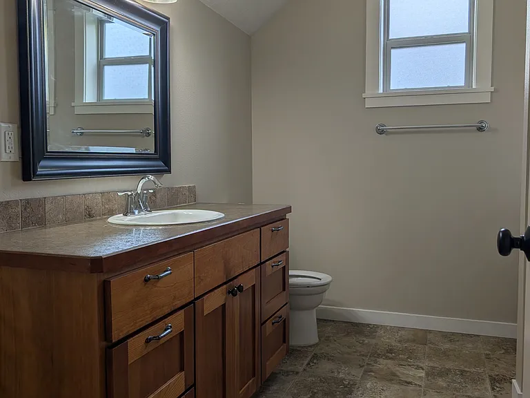 1135 W 28th Ave — Photo 25