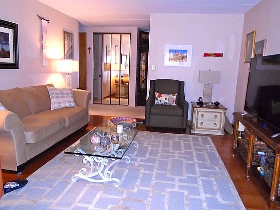 4th image of 203 N Kenilworth Ave APT 3P