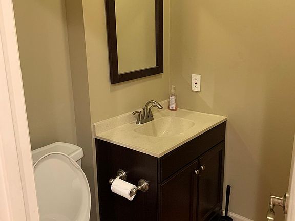 4th image of 1679 S Hayes St #2