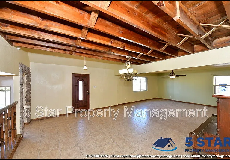 908 Bolivia St — Photo 11