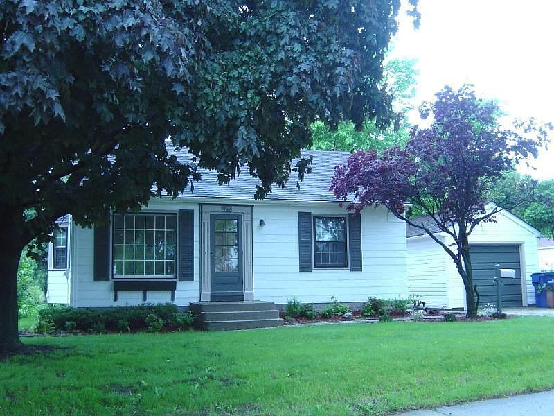 1st image of 2259 W Bolivar Ave