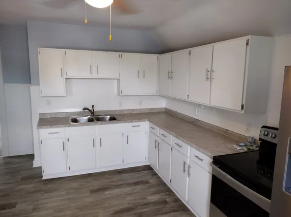 (undisclosed Address), Milwaukee, WI 53220