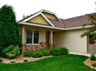 114 Highland Cir, Zumbrota, MN 55992