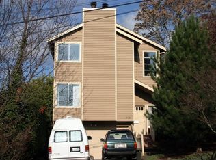 218 NW 40th St, Seattle, WA 98107