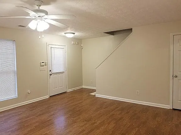 217 Meadowlark Pl — Photo 3