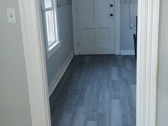 5th image of 416 Wilson St #2FLD
