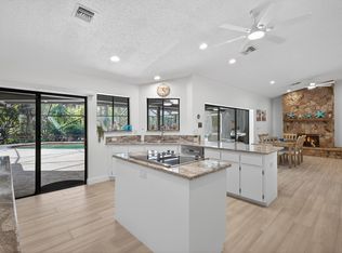 8166 155th Pl N, Palm Beach Gardens, FL 33418