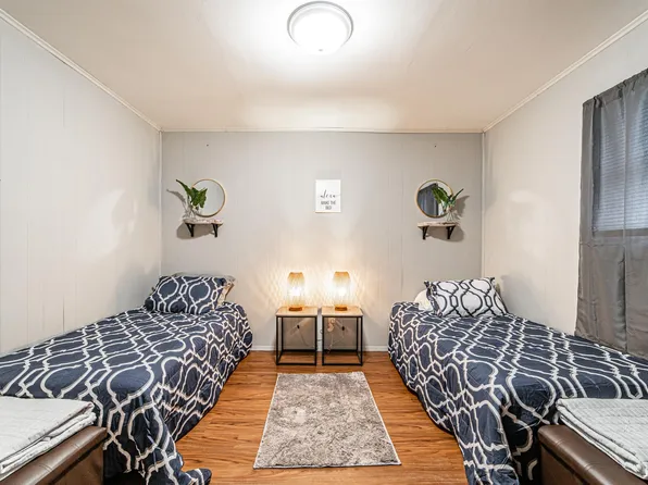 1023 N Jefferson St, Lincoln, IL 62656