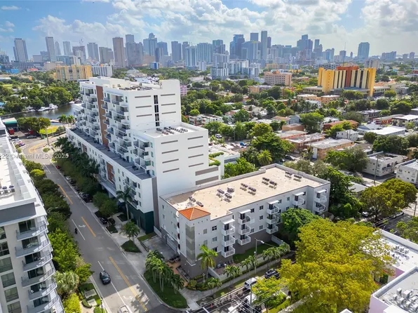 1060 NW 7th St APT 101, Miami, FL 33136