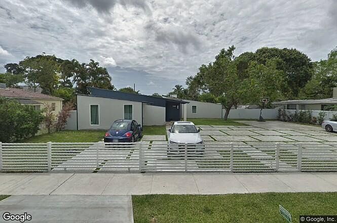 1st image of 449 Esplanade Dr