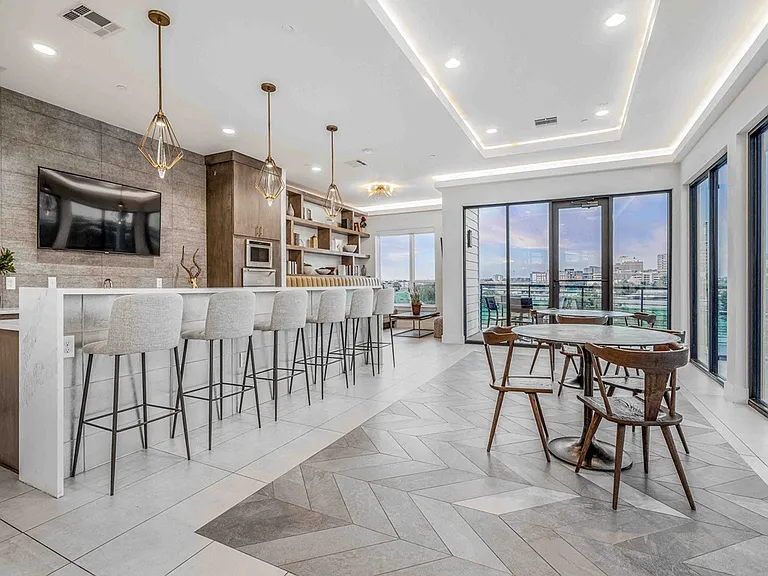 North Building Sky Lounge