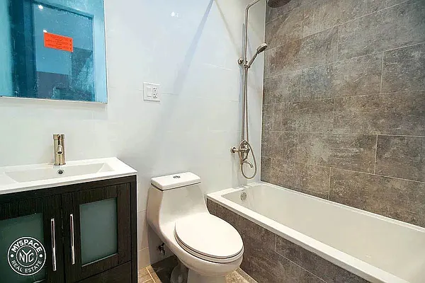 Rented by GROOME REALTY LLC | media 9