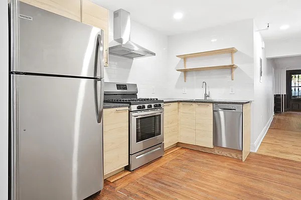 Rented by Compass | media 7