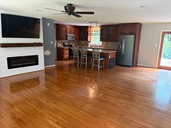 2nd image of 100 Alpine St