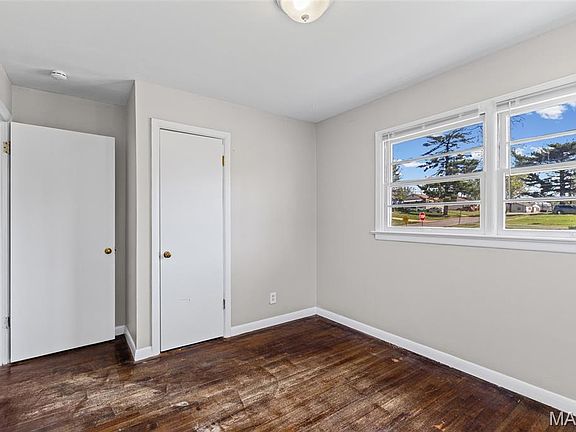 5th image of 914 Highmont Dr