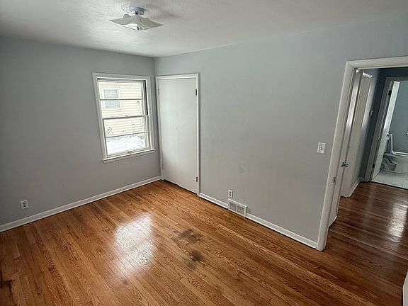 5th image of 2520 Ellen Ave