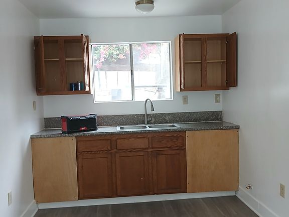 4th image of 846 N Brannick Ave