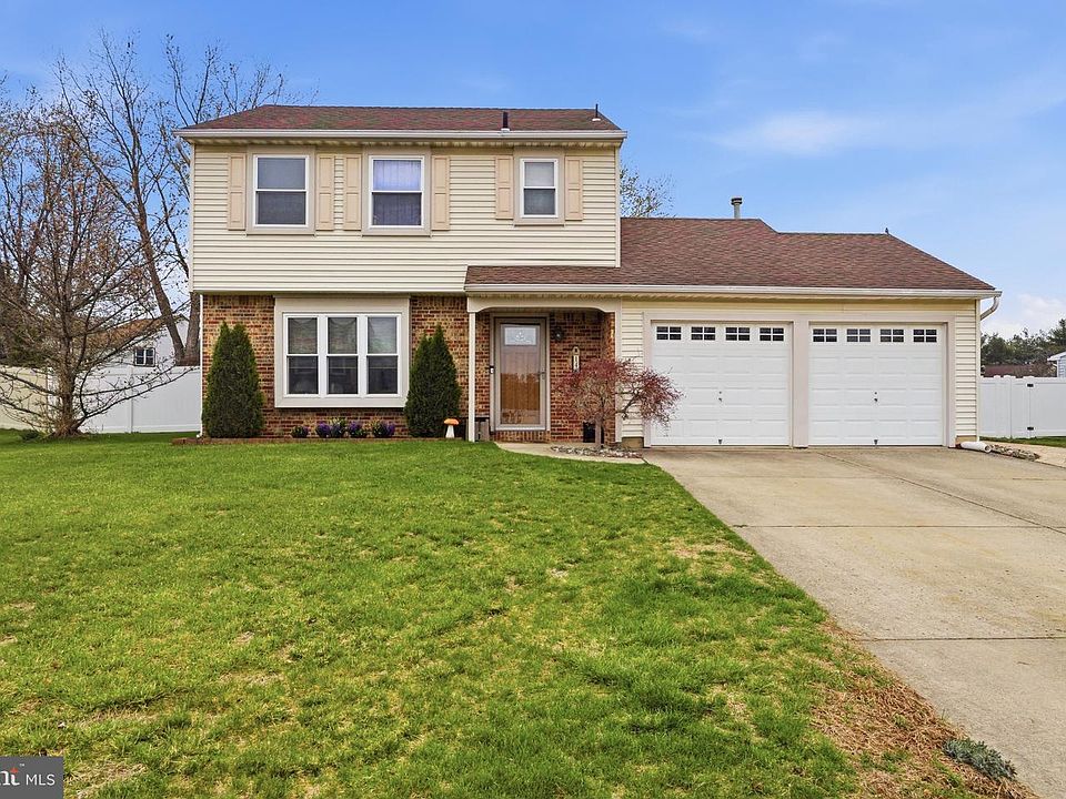 1st image of 14 Woodhurst Dr