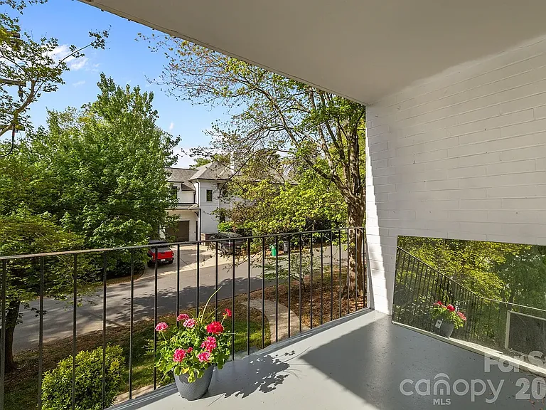2503 Roswell Ave #207 — Photo 17