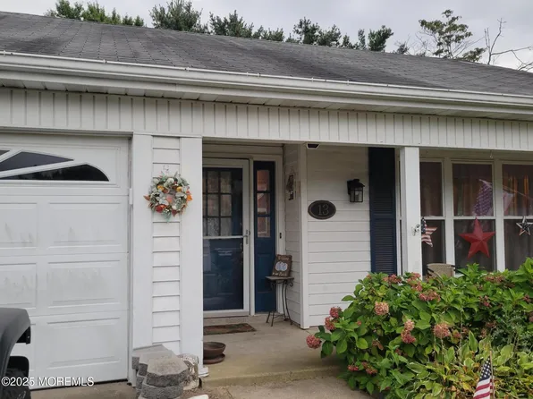 13 Saint Paul Place, Manchester, NJ 08759