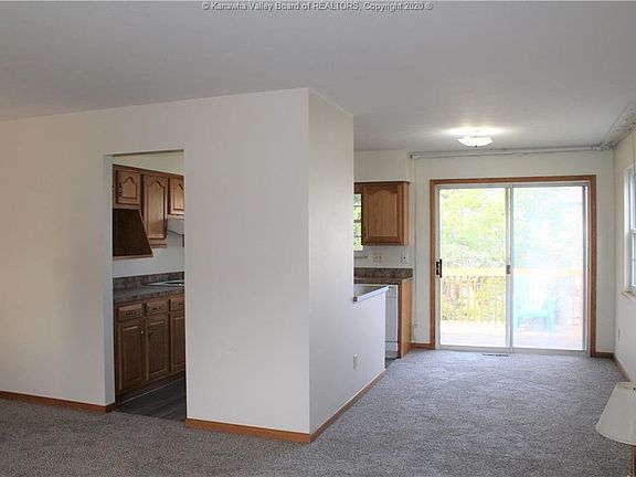 3rd image of 1103 Hollyberry Ln