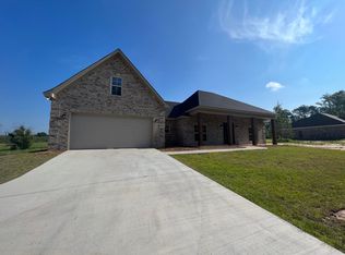 201 Spurline Rd, Ellisville, MS 39437