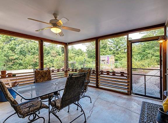 3rd image of 67 Lancelot Ct