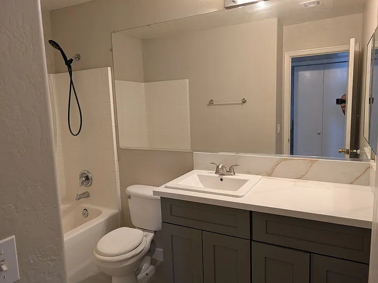 2985 E Tulsa St — Photo 5