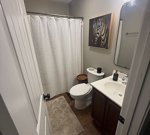 3rd image of 104 Hawsboro Ct