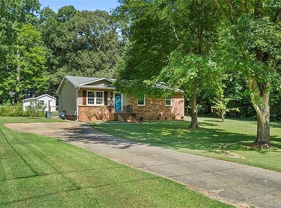 2nd image of 113 Adcock Bluebird Ln