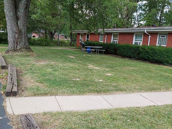 2nd image of 1814 Country Ln #1