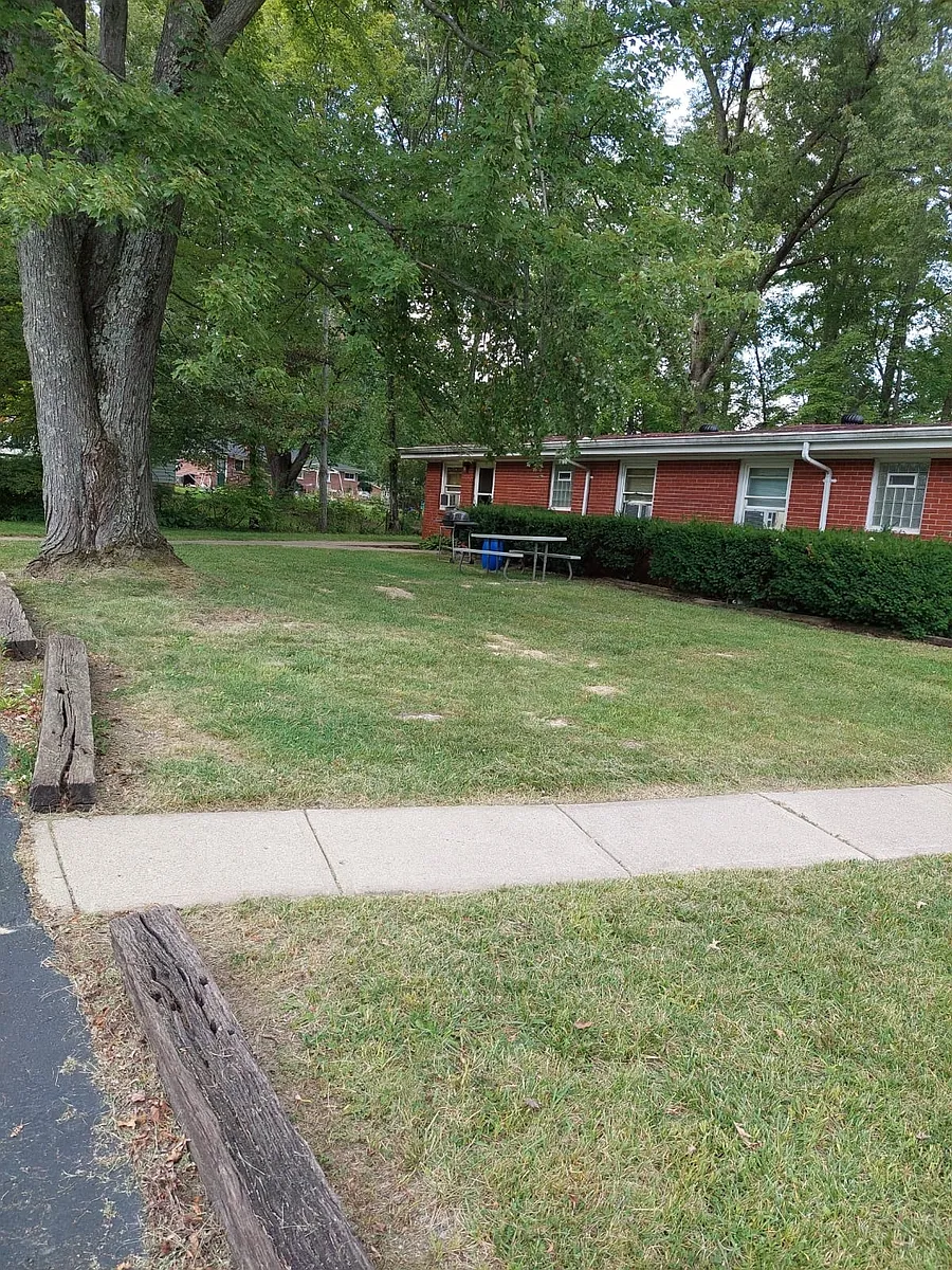 Building Photo - 1814 Country Ln #1