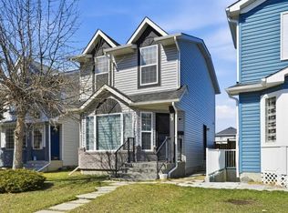 28 S Martin Crossing Rise NE, Calgary, AB T3J3N8