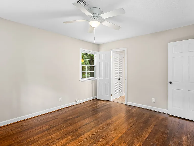 701 N Peace Haven Rd — Photo 15