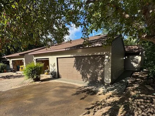 114 South Dr #D, Circle Pines, MN 55014
