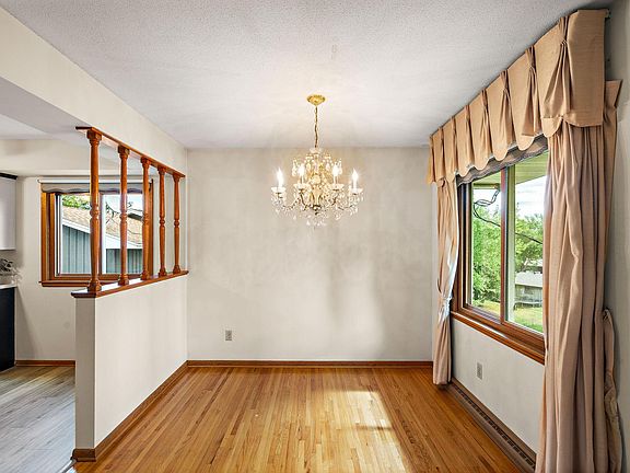 5th image of 3521 W 103rd St
