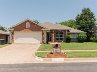 2001 Fair Meadow Dr, Edmond, OK 73003