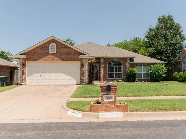 2001 Fair Meadow Dr, Edmond, OK 73003